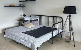 Petite Maison Studio Tout Confort Cosy Givors Autoroute Et Gare